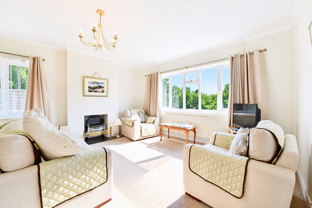 Sitting Room- click for photo gallery